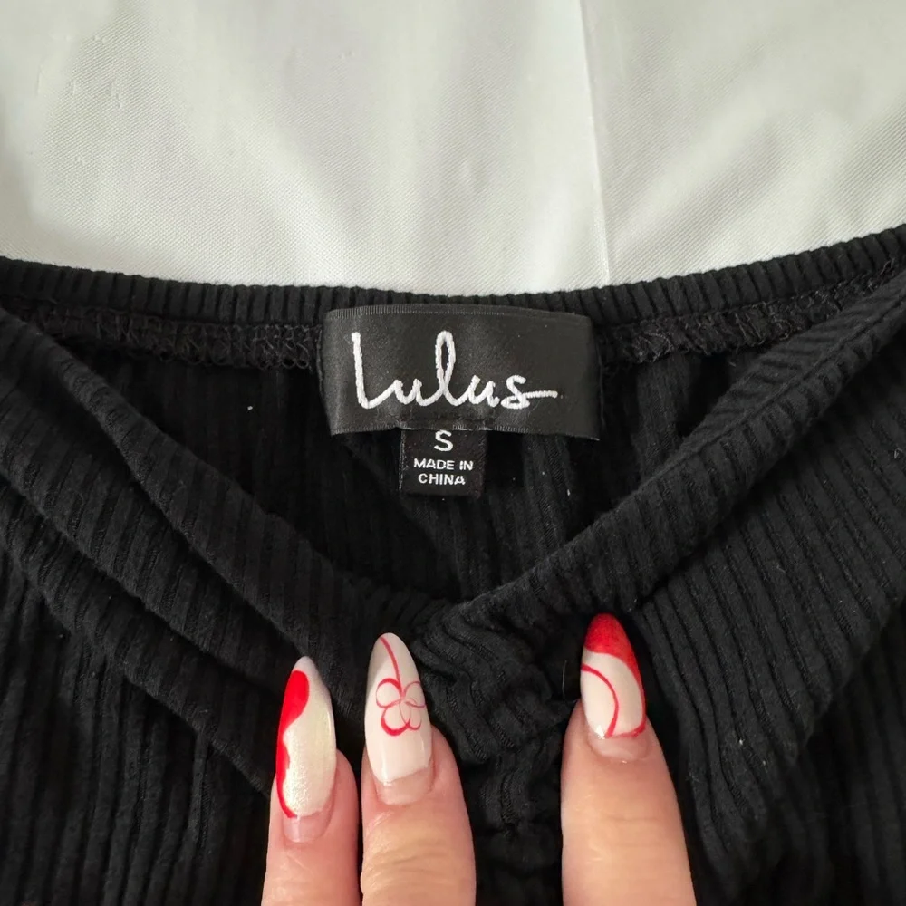 Black Bodysuit with Puff Sleeves - Picture 4 of 16